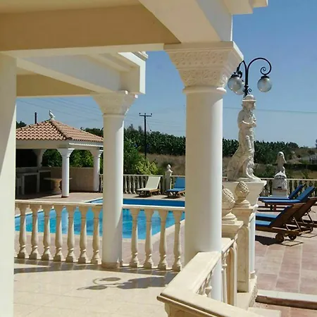 Purple Grape Villa *